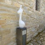 Metà donna di Elisa Lorenzelli opera del Parco della Scultura di Castelbuono Bevagna Perugia Umbria