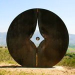 Una campana per riascoltarti di Silvia Ranchicchio opera del Parco della Scultura di Castelbuono Bevagna Perugia Umbria