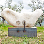 La bussola di Gabi Summa opera del Parco della Scultura di Castelbuono Bevagna Perugia Umbria